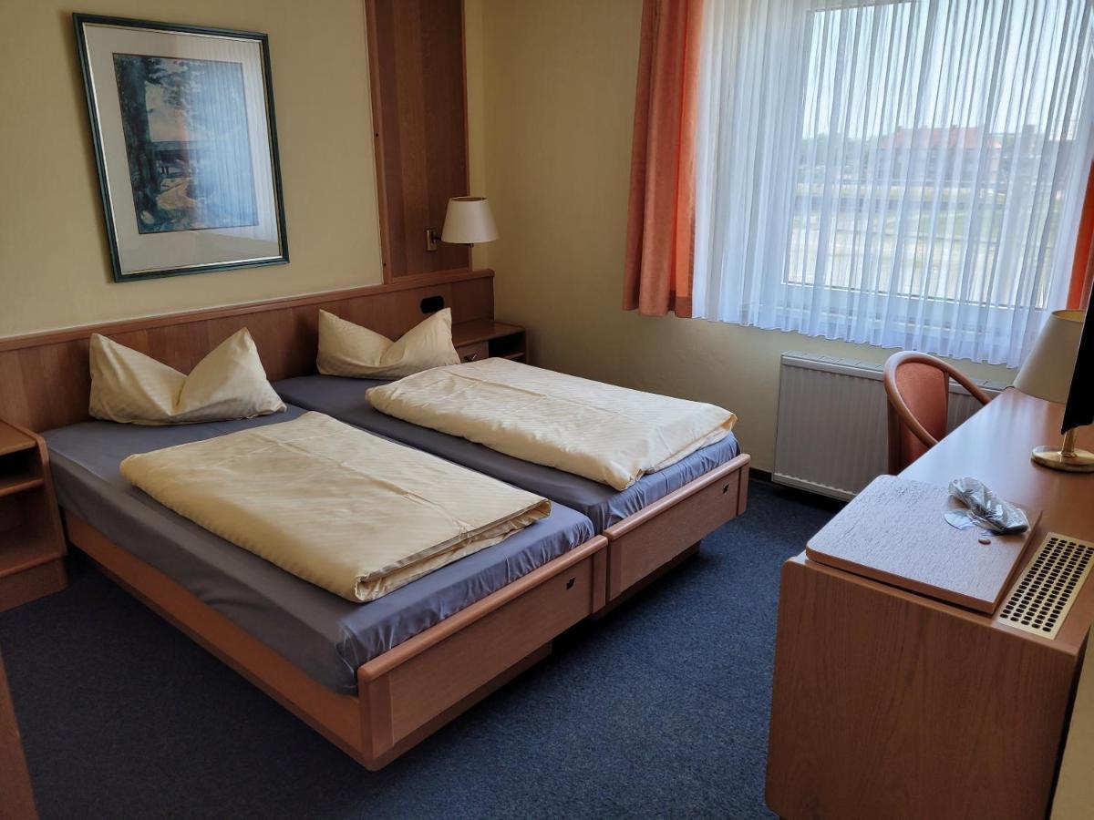Ems-Hotel Эмден Экстерьер фото